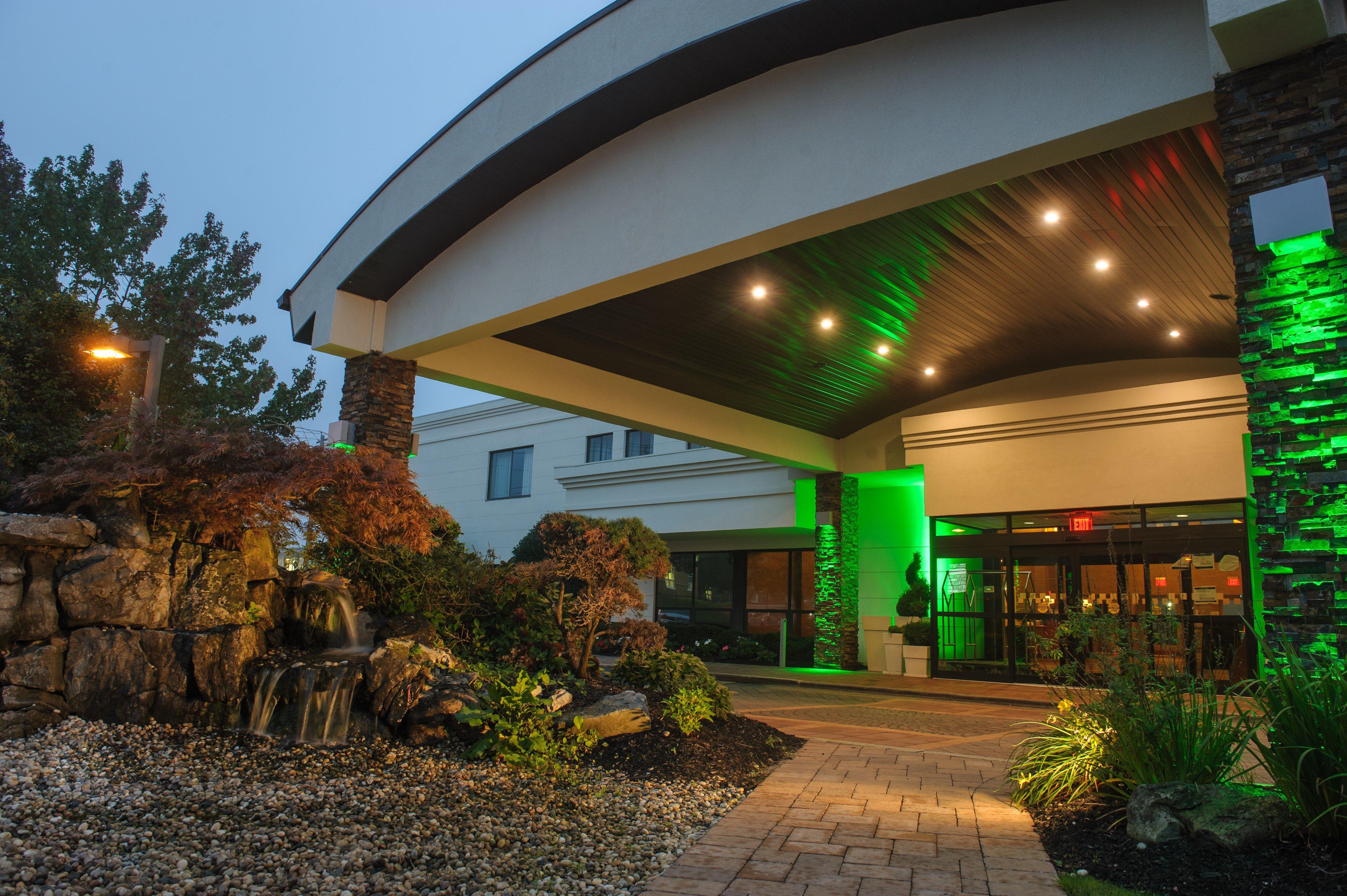 Holiday Inn Plainview-Long Island By Ihg Экстерьер фото