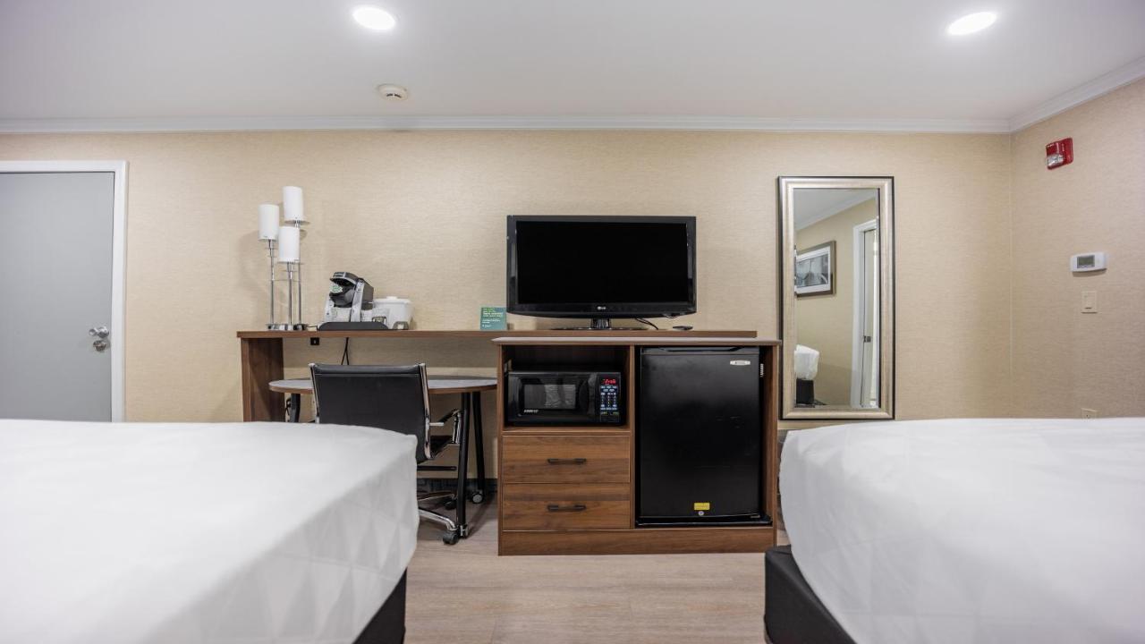 Holiday Inn Plainview-Long Island By Ihg Экстерьер фото
