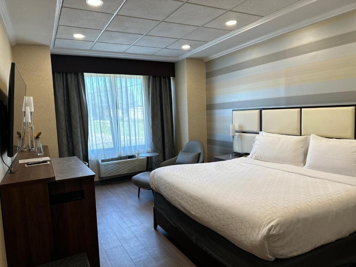 Holiday Inn Plainview-Long Island By Ihg Экстерьер фото