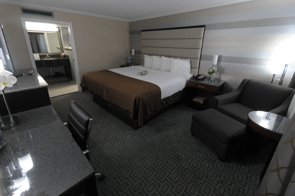 Holiday Inn Plainview-Long Island By Ihg Экстерьер фото